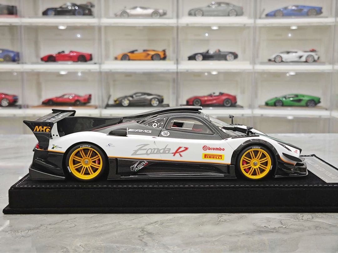 新発売入手困難 HH モデル 1/18 パガーニ Zonda R evoミニカー