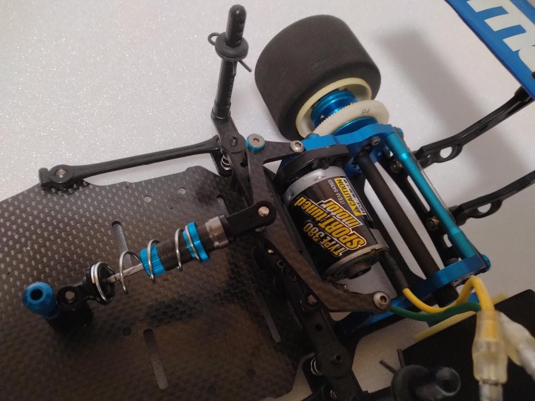 【価格見直し】タミヤ　RM-01　マツダ787B　スペアボディ・パーツ付き