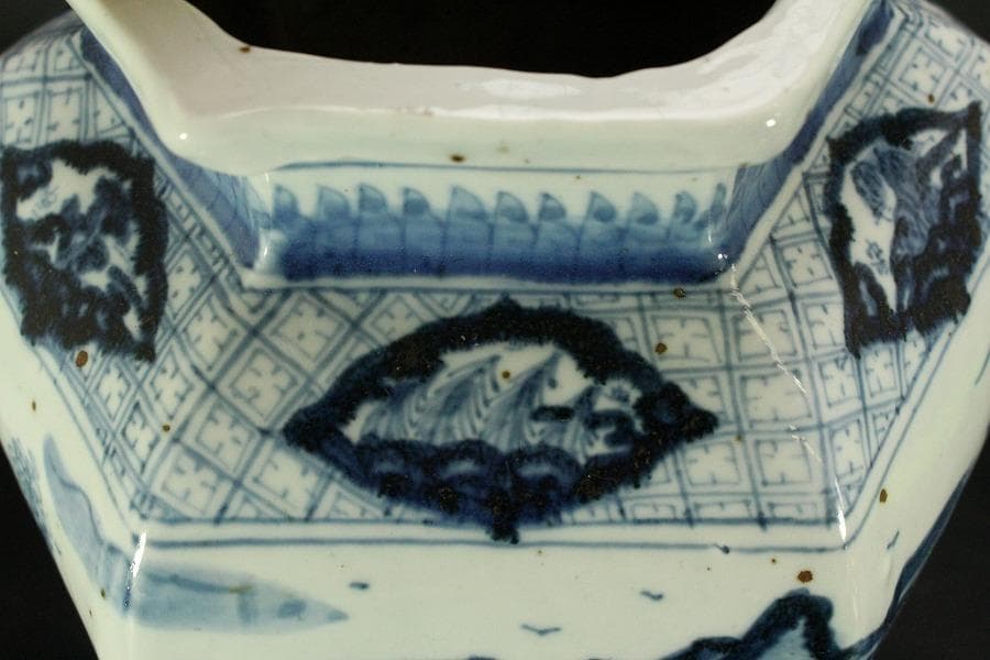 中国美術 青花 古染付 楼閣山水紋 六方 瓶 高25.5cm(RC991)