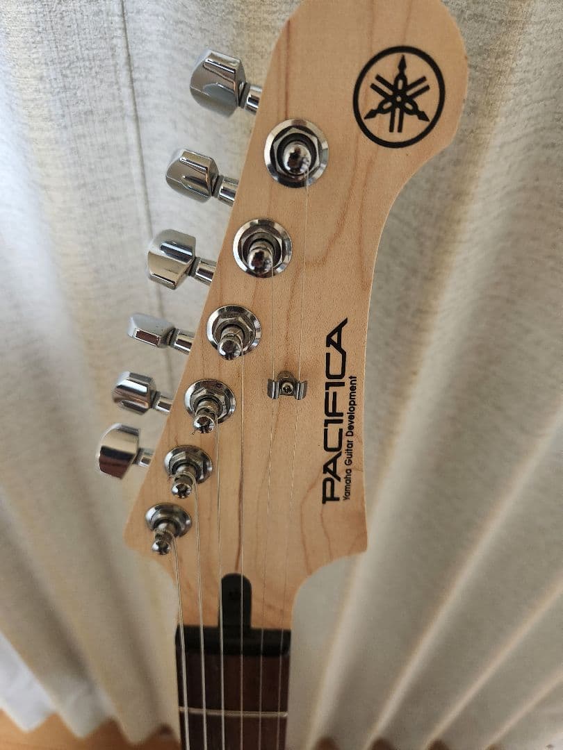 【ほぼ新品】YAMAHA　PACIFICA112V　 エレキギター ナチュラル