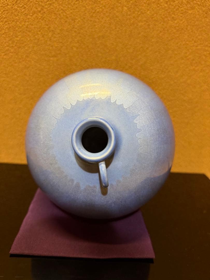 人間国宝　中田一於　淡青釉裏銀彩　壺　共箱