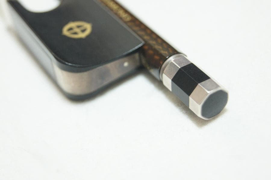 新品同様 Coda Bow Diamond GX チェロ弓　カーボン製　24万円