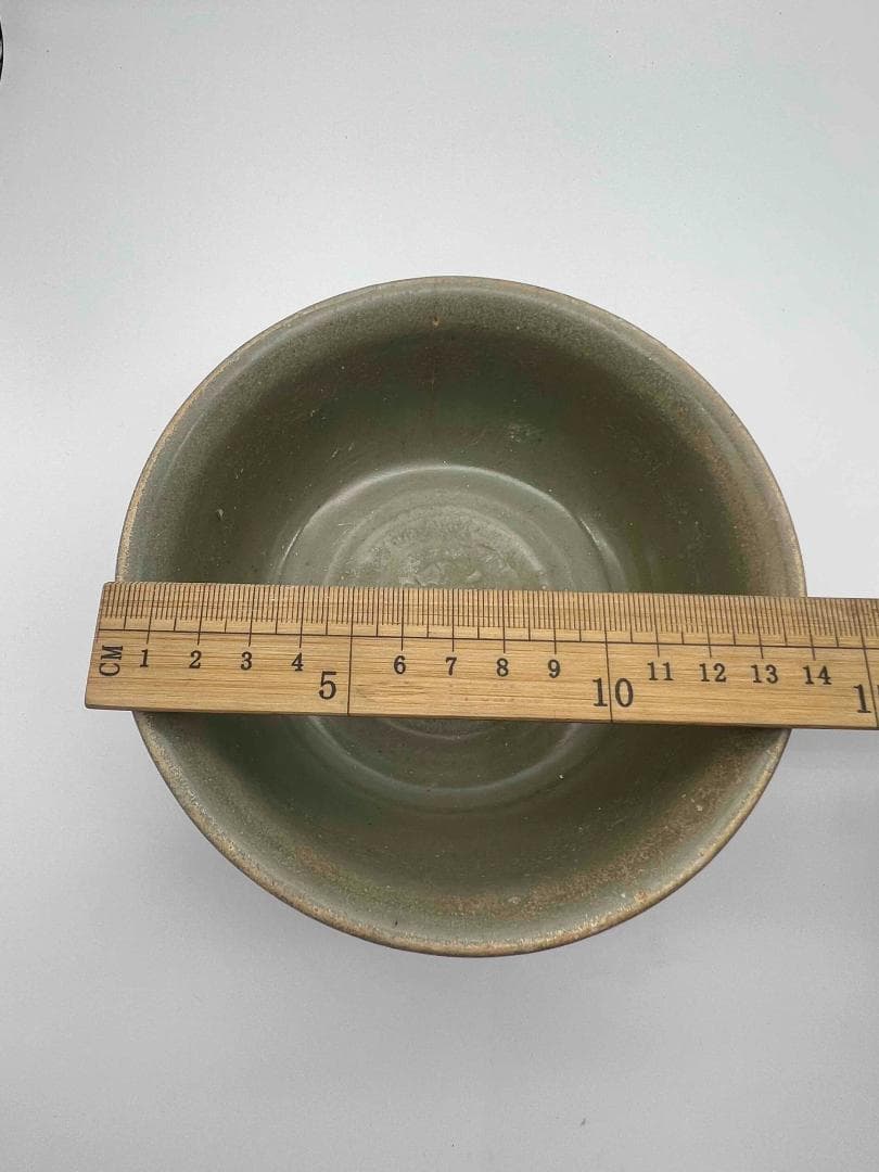 宋から元時代 青磁 龍泉窯暗刻模様弦文碗　鉢　茶碗　唐物　古賞物(E-94)