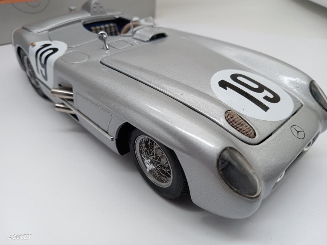 MINICHAMPS (1/24) メルセデスベンツ 300SLR #19
