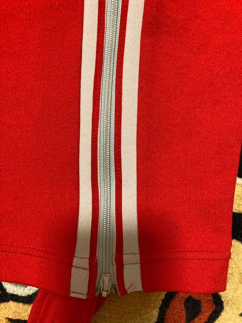当時物未使用品デサントadidasジャージセットアップ赤✖️ベージュMサイズ
