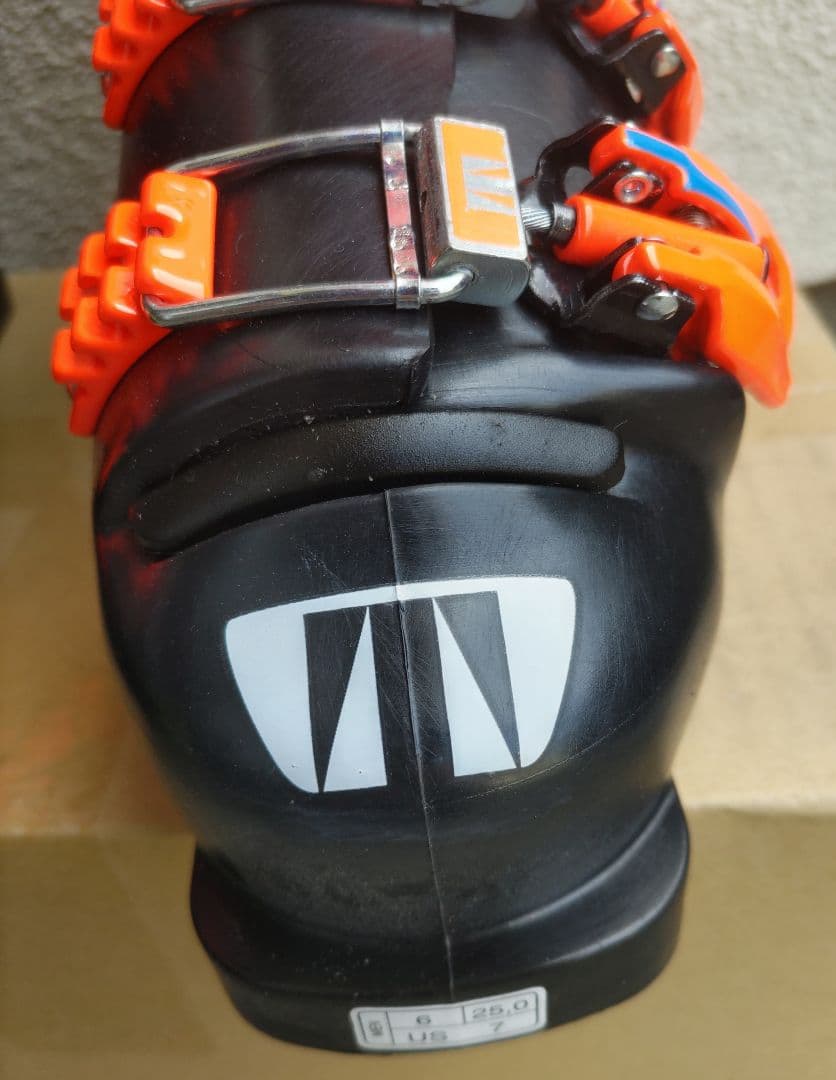 未使用保管品 TECNICAテクニカ R9.3 150 Shell