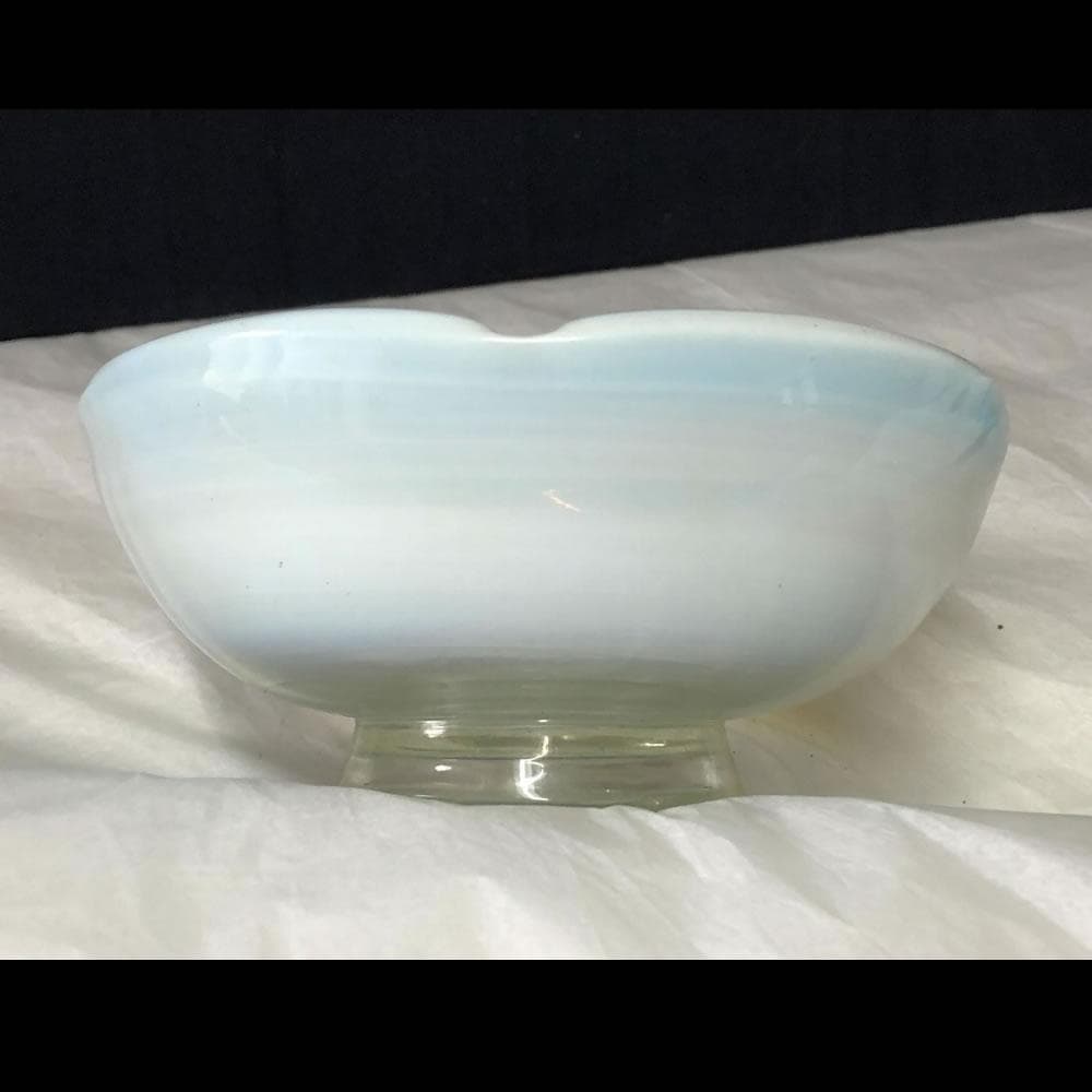 e2255 乳白ガラス 鉢 口径15cm ガラス鉢 乳白色 硝子鉢