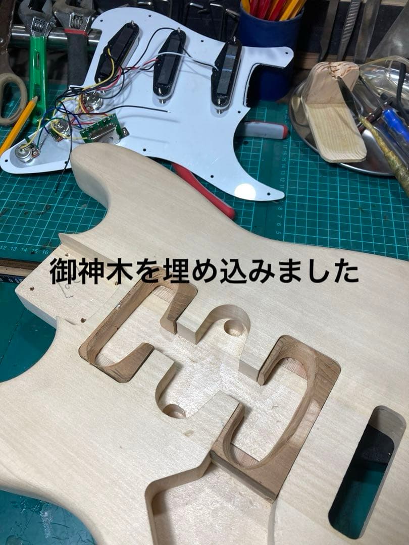 ギター jimi hendrix stratocaster righty relic