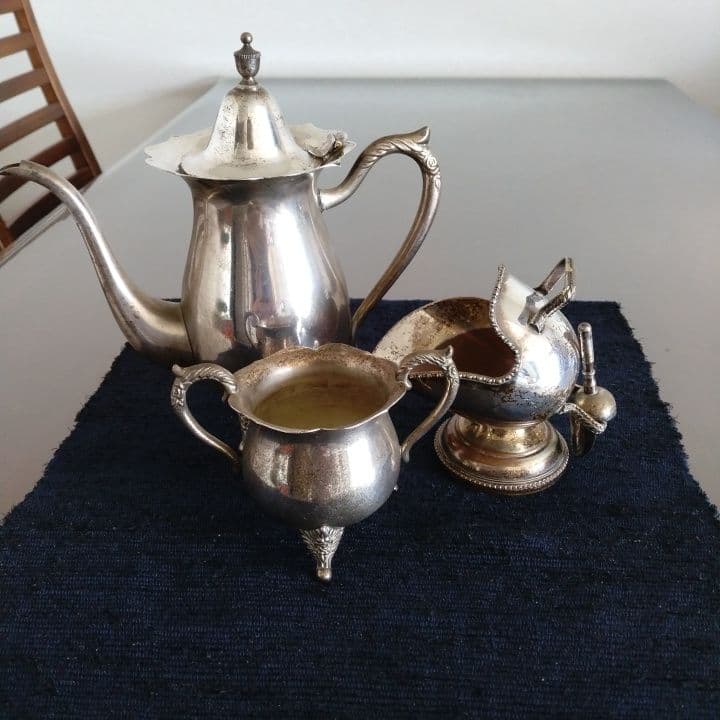 脚付きティーポット＆シュガーポットセット ビンテージ品 バラのレリーフ