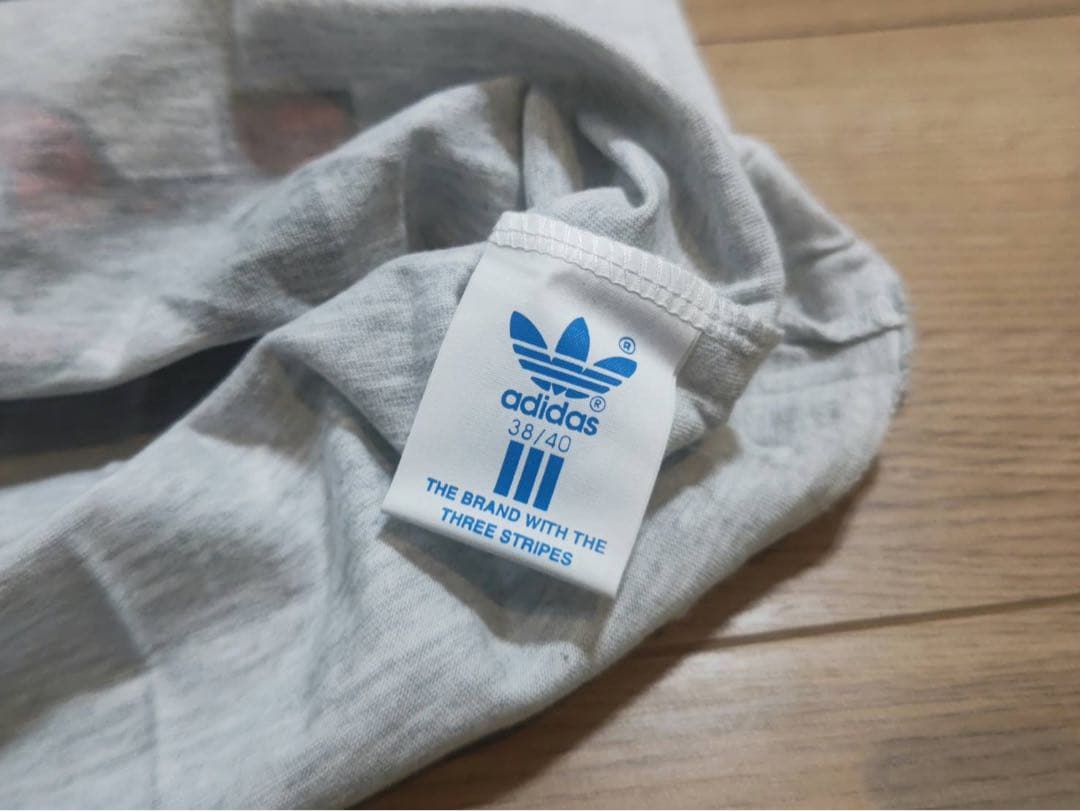 激レア！リバプールFC「ザ・コップ」アンフィールド・スタジアムの記念Tシャツ