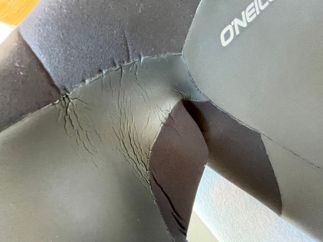 オニール　新品スーパーフリークセミドライ　メンズL