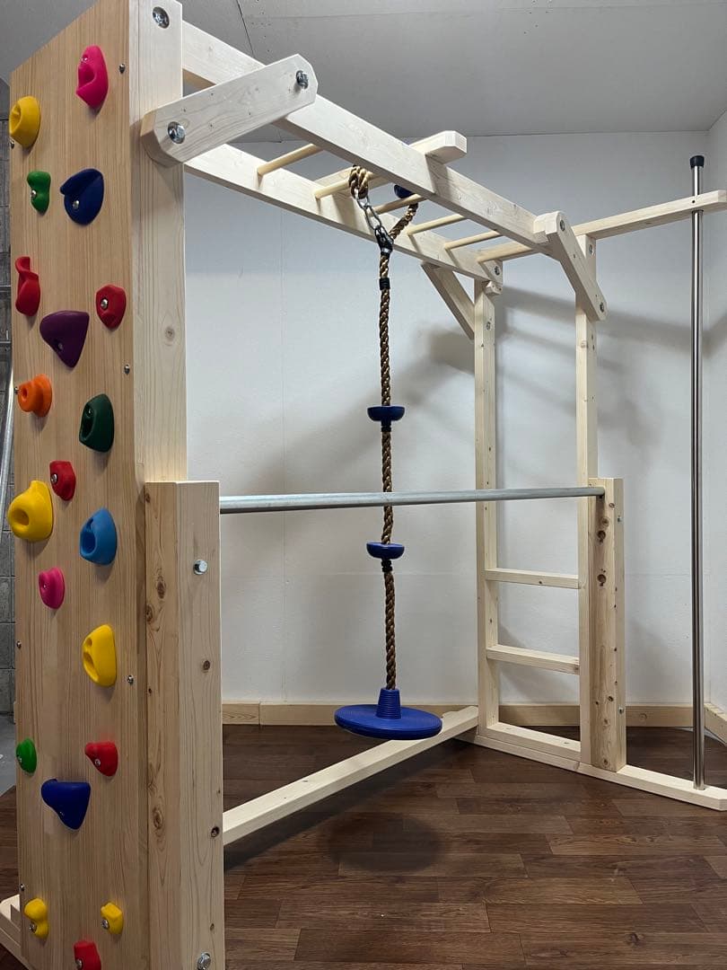 雲梯　室内うんてい　室内　ボルダリング　鉄棒　登り棒　ブランコ　ターザンロープ
