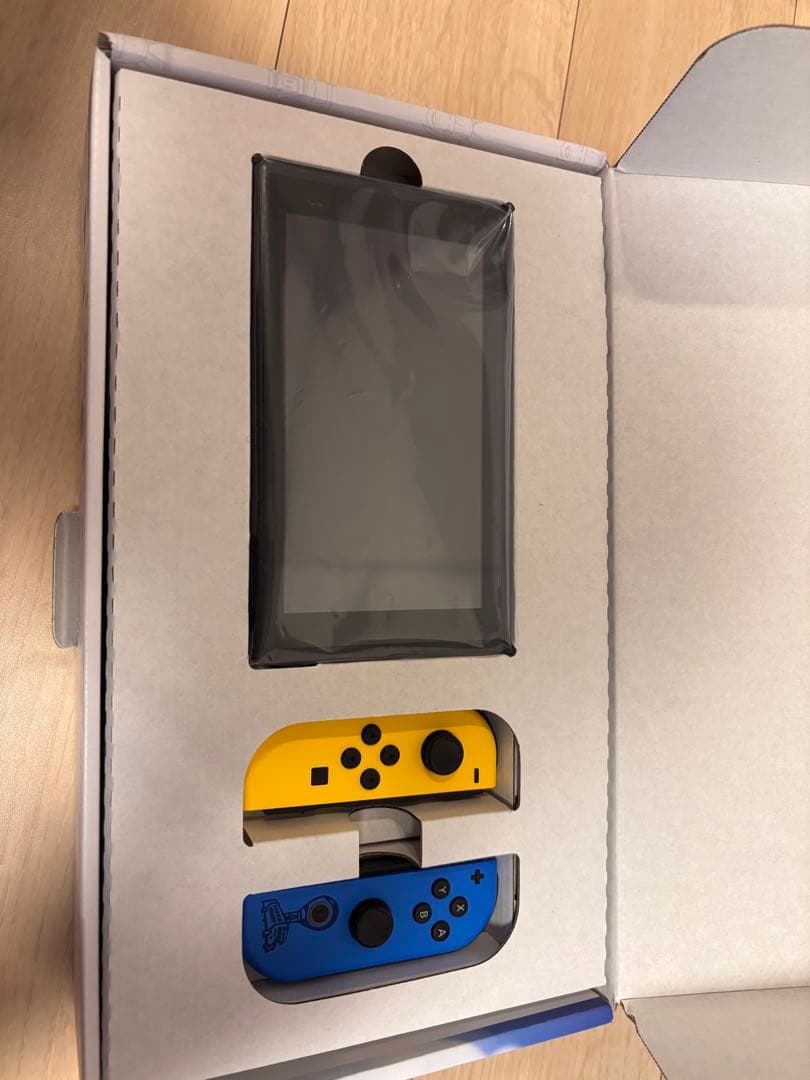 Nintendo Switch 本体　フォートナイト同梱版