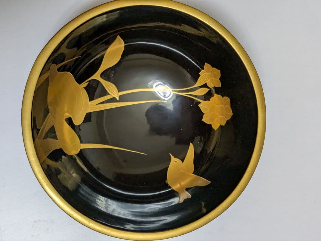 漆器 菓子器 黒と金の装飾