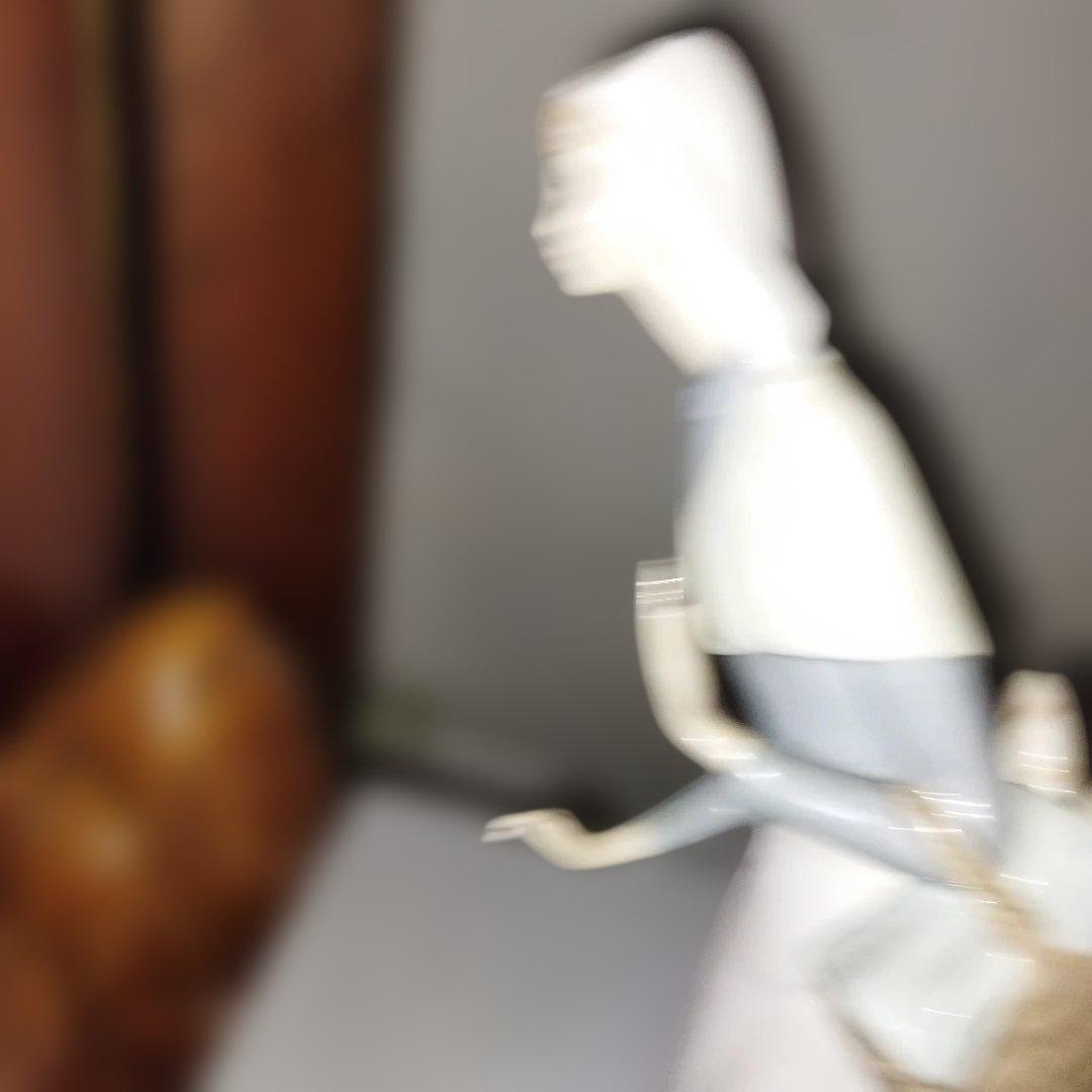 陶器製 女性像 バスケット付き