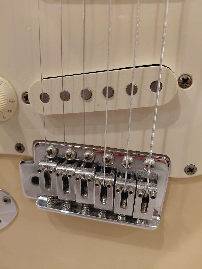 Mavis メイビス　エレキギター　ストラトキャスター　レフティ