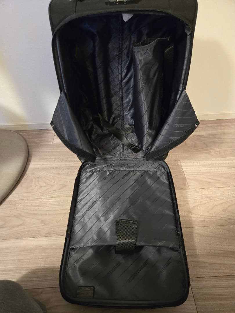 ZERO HALLIBURTON 黒 機内持込みサイズ キャリーケース