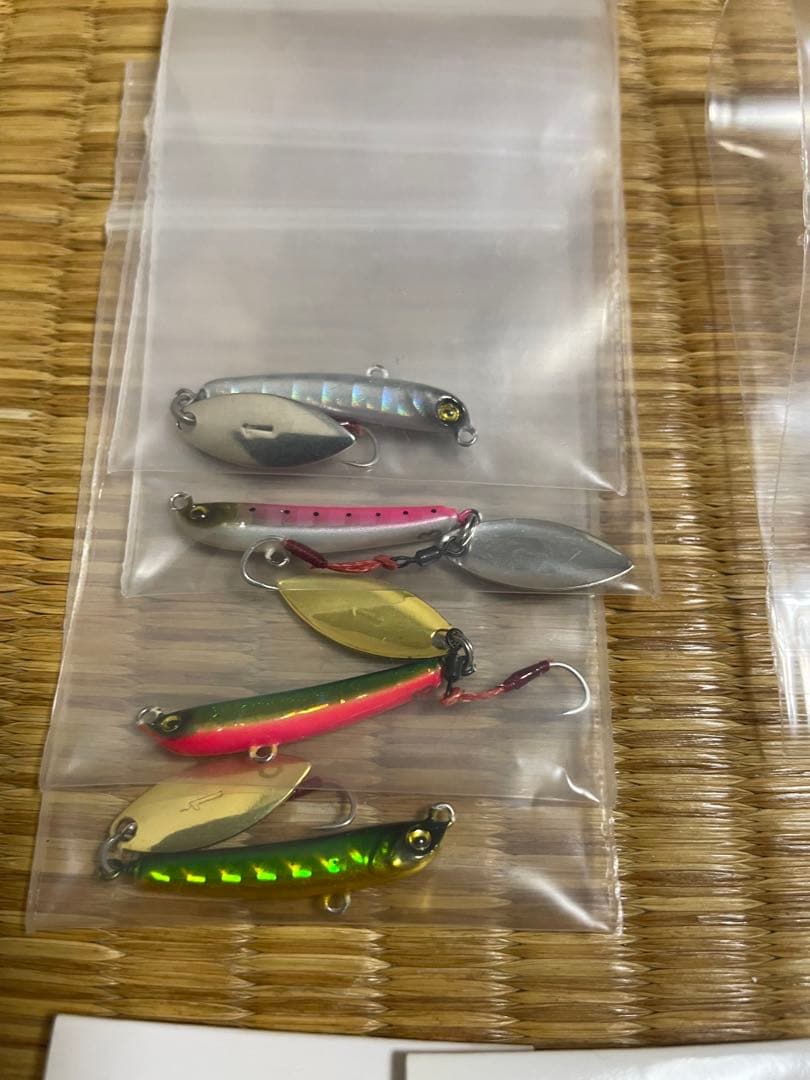 最終値下げ中アジング　ルアー　新品　中古　メガバス ルーディーズ　魚子メタル