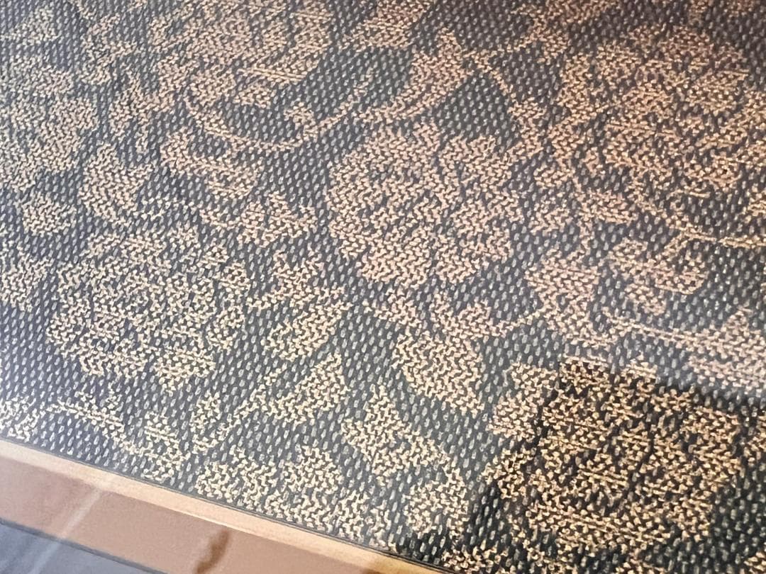 特注 家紋 丸に右三階松 ラメチップゴールド 金属製