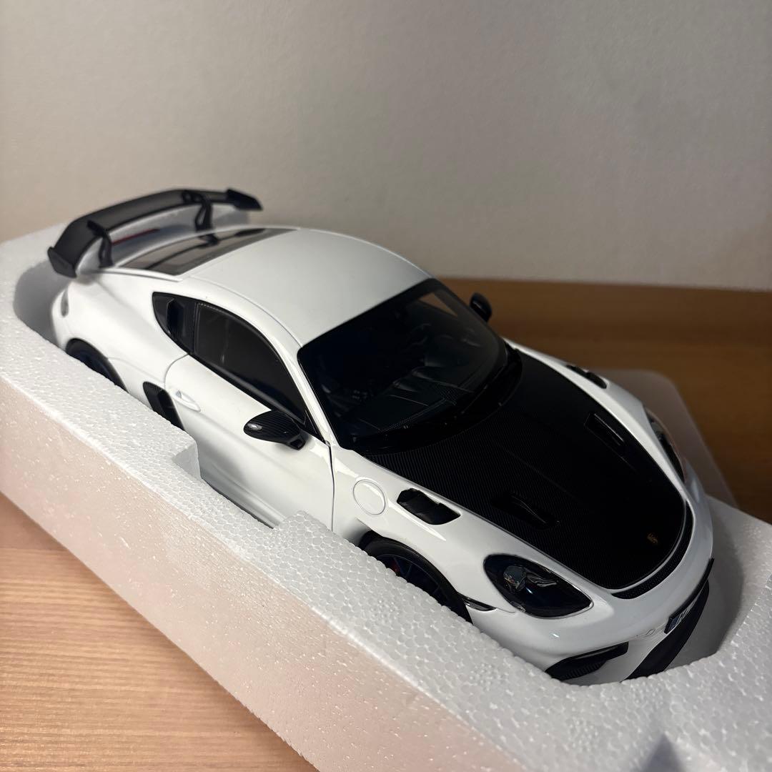 ノレブ　ポルシェ 718 ケイマン GT4 RS 1/18 ミニカー ホワイト