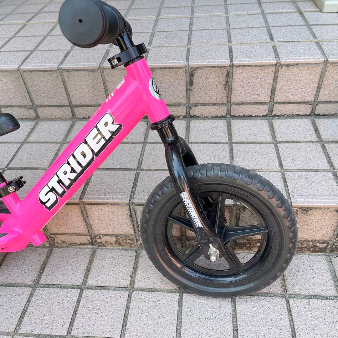 【美品】 STRIDER ストライダースポーツ12インチ ピンク プロテクター付