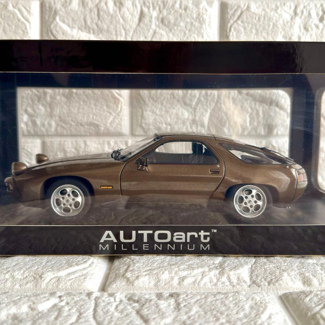 Porsche 928 1/18 AUTOART ポルシェ　ミニカー