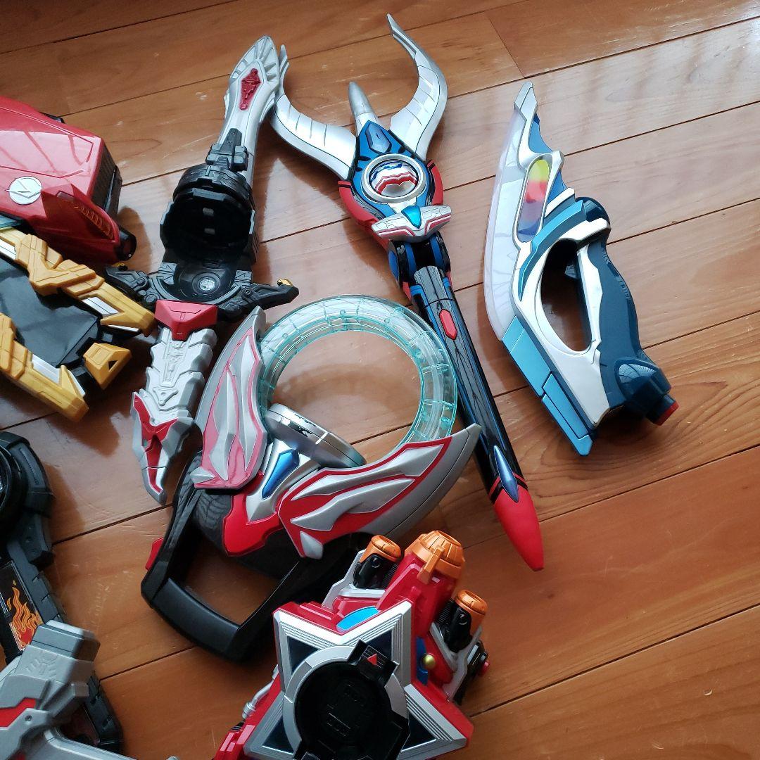 ウルトラマン　仮面ライダー　戦隊物
