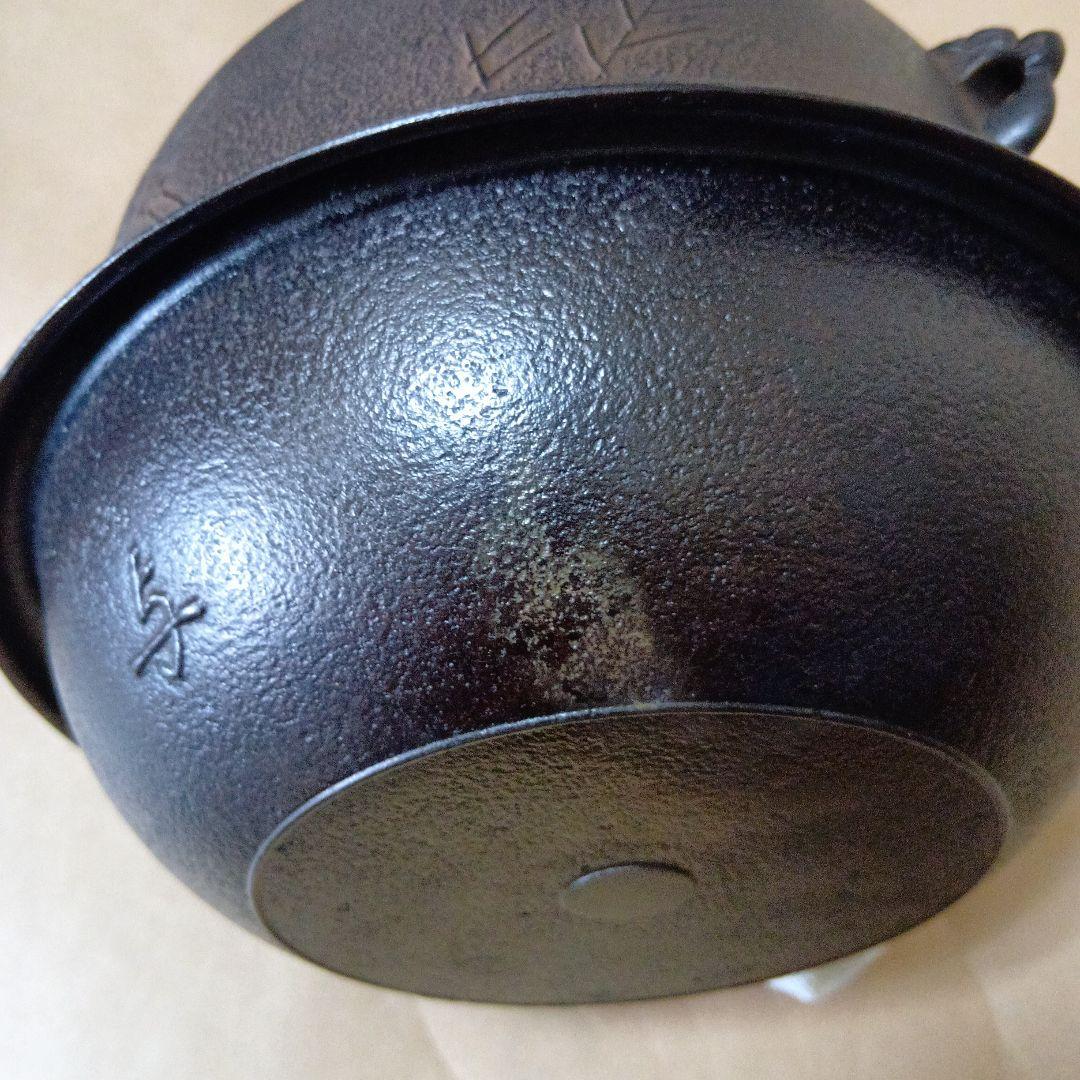 茶道具　鷺地紋真形釜