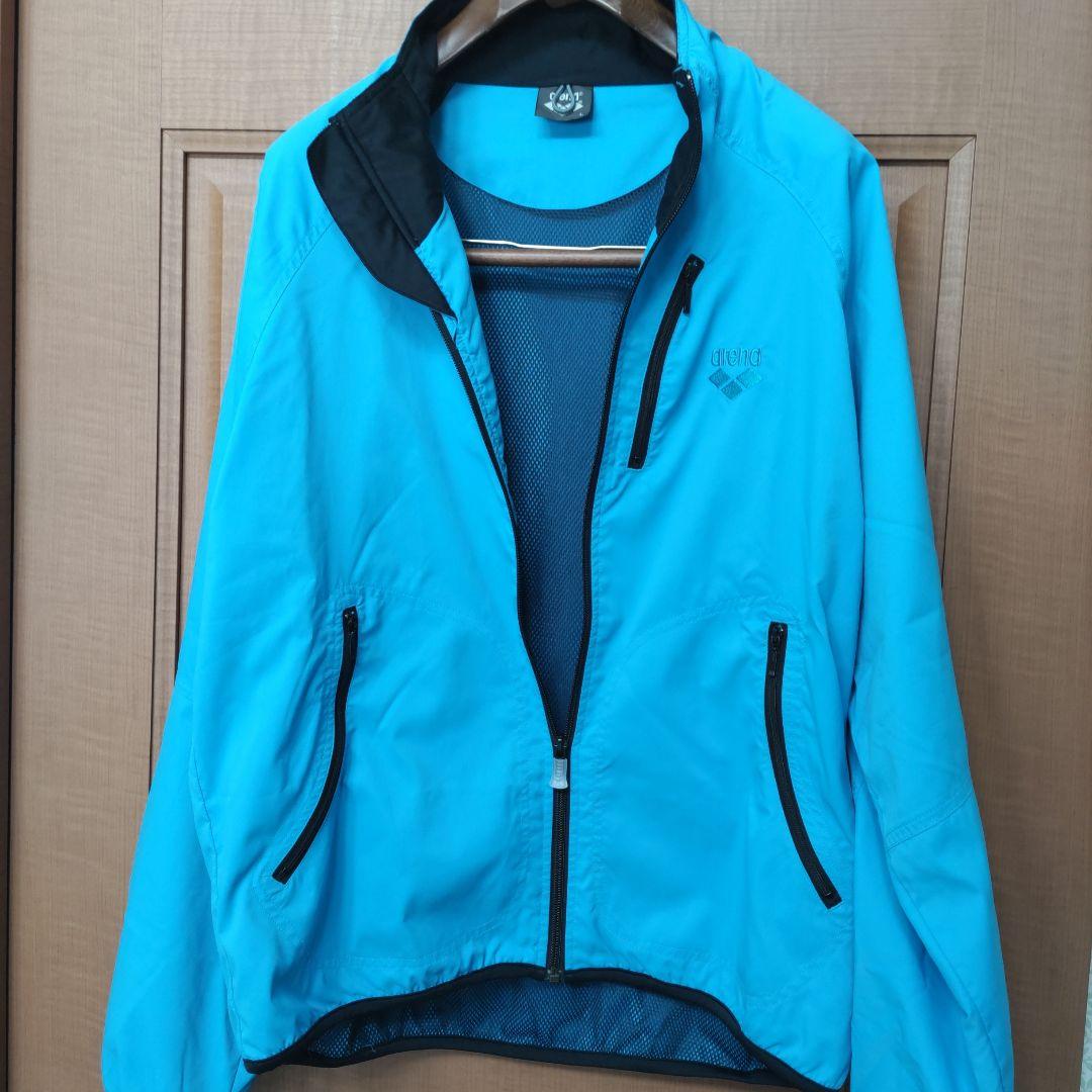 未使用！アリーナ　ストレッチ素材の爽やかブルートレーニングウェア上下セット