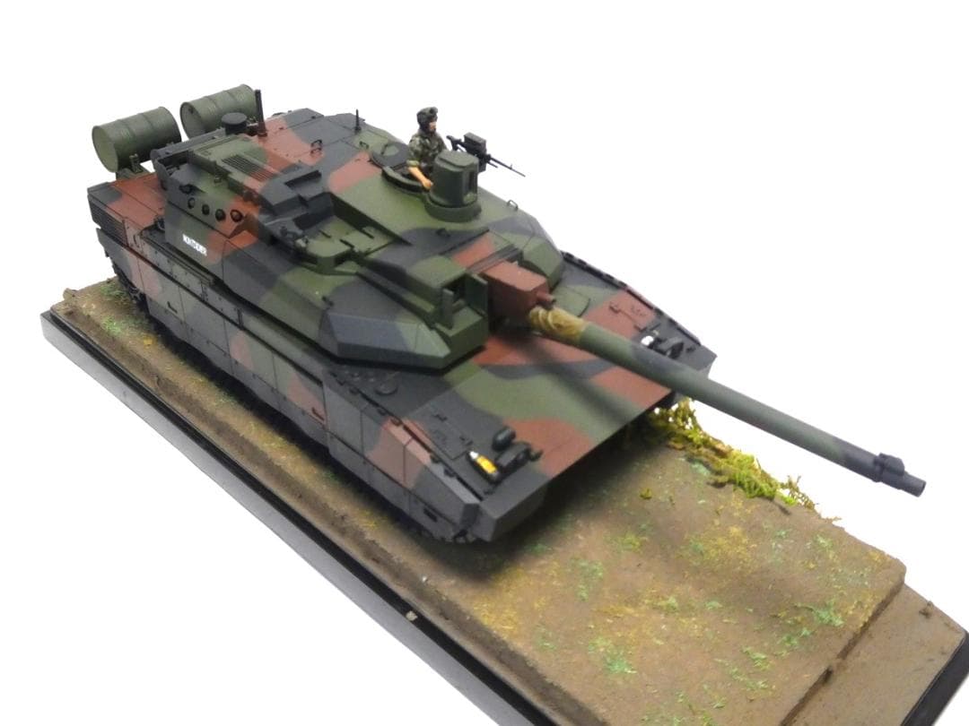 タミヤ　1/35 フランス主力戦車 ルクレール シリーズ2　完成品