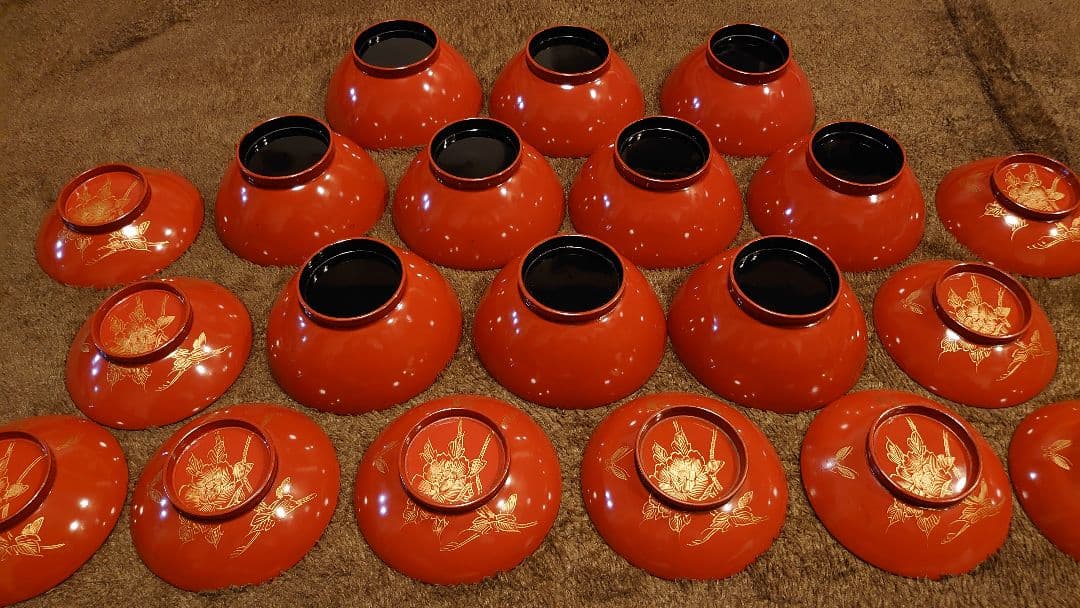 輪島塗　金蒔絵　蒔絵　沈金　華蝶の図　蓋椀　１０客