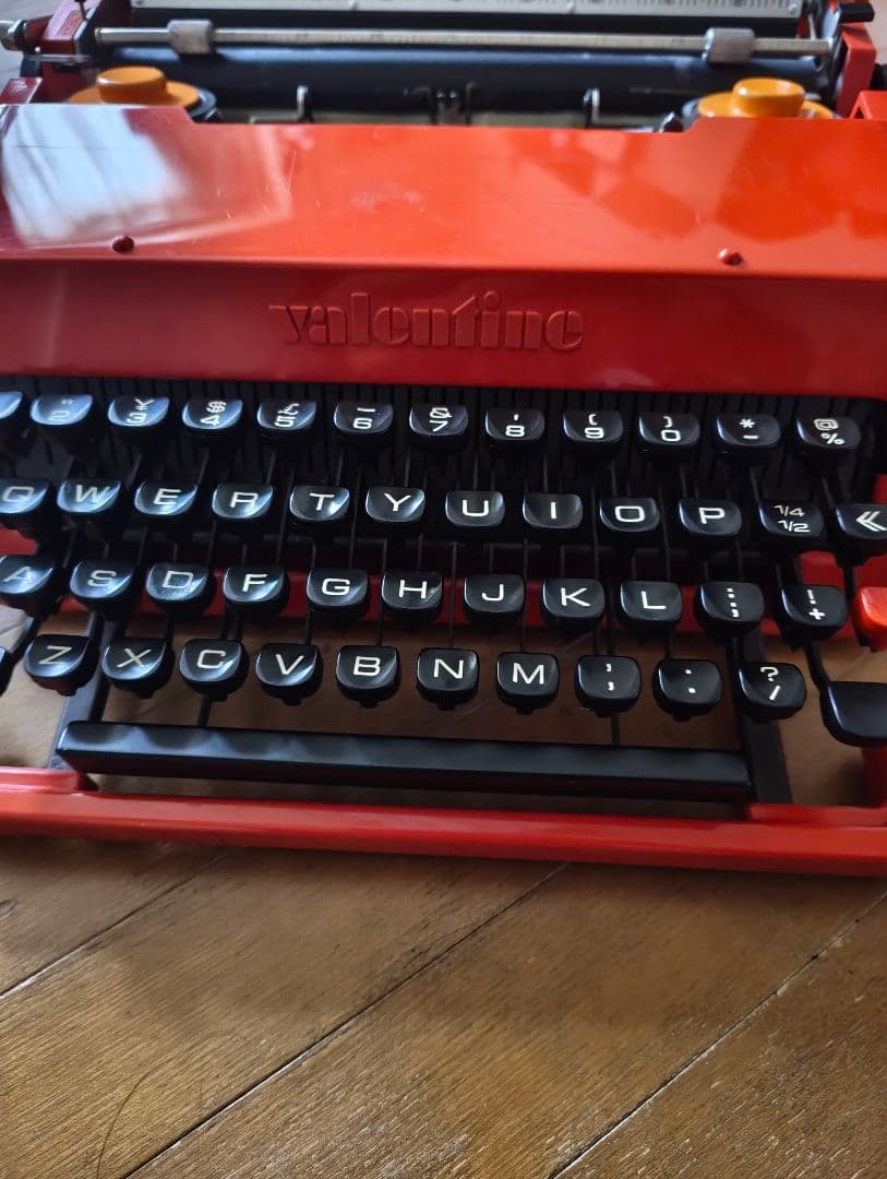 タイプライター Olivetti Valentine オリベッティ バレンタイン