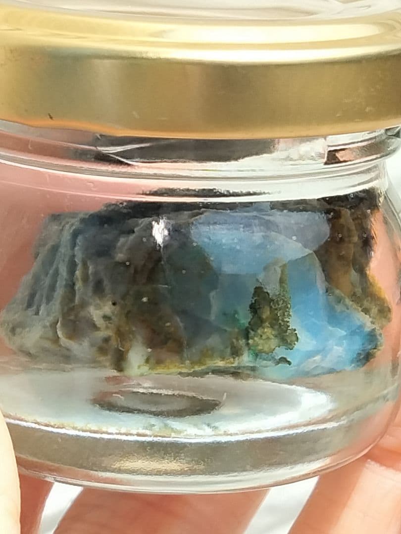 国産オパール　原石　国産　鉱物　国産鉱物　オパール　原石　番号88美しいオパール