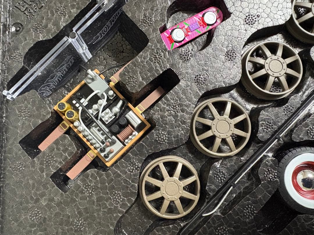 ☆美品　デロリアン　ホットウィール　特別版