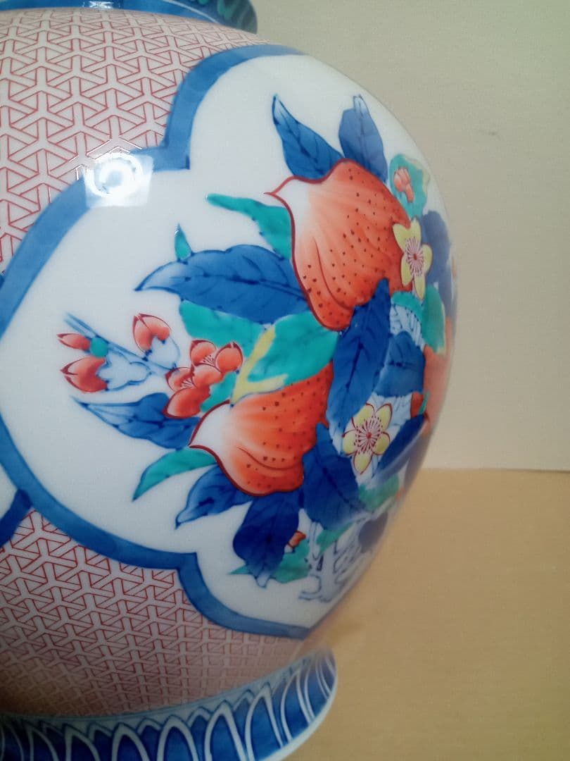 色鍋島桃絵松右衛門の作品です写真１７枚です