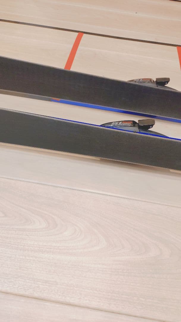 Atomic スキー 板 青色 ビンディング付き