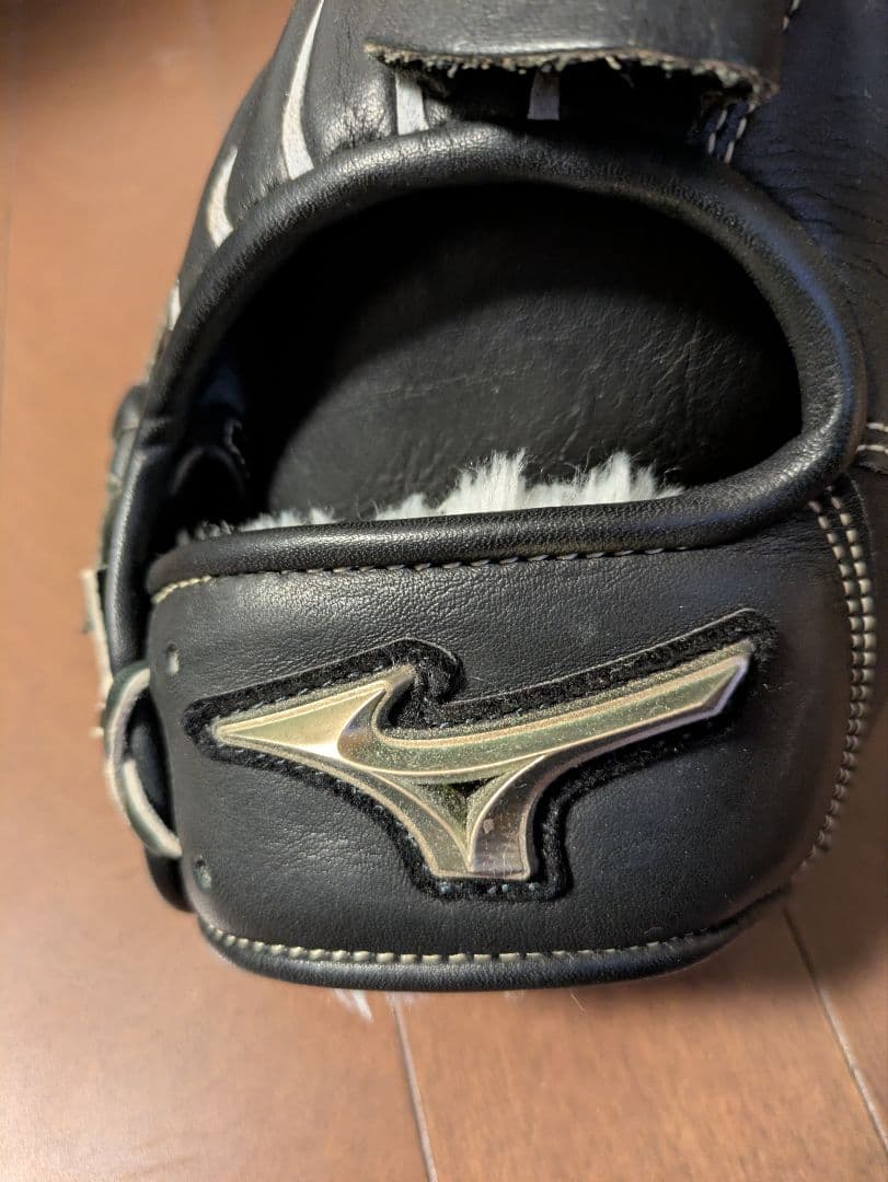 ミズノ 軟式野球グラブ右投げ投手用　グローバルエリート 11号オマケ付き