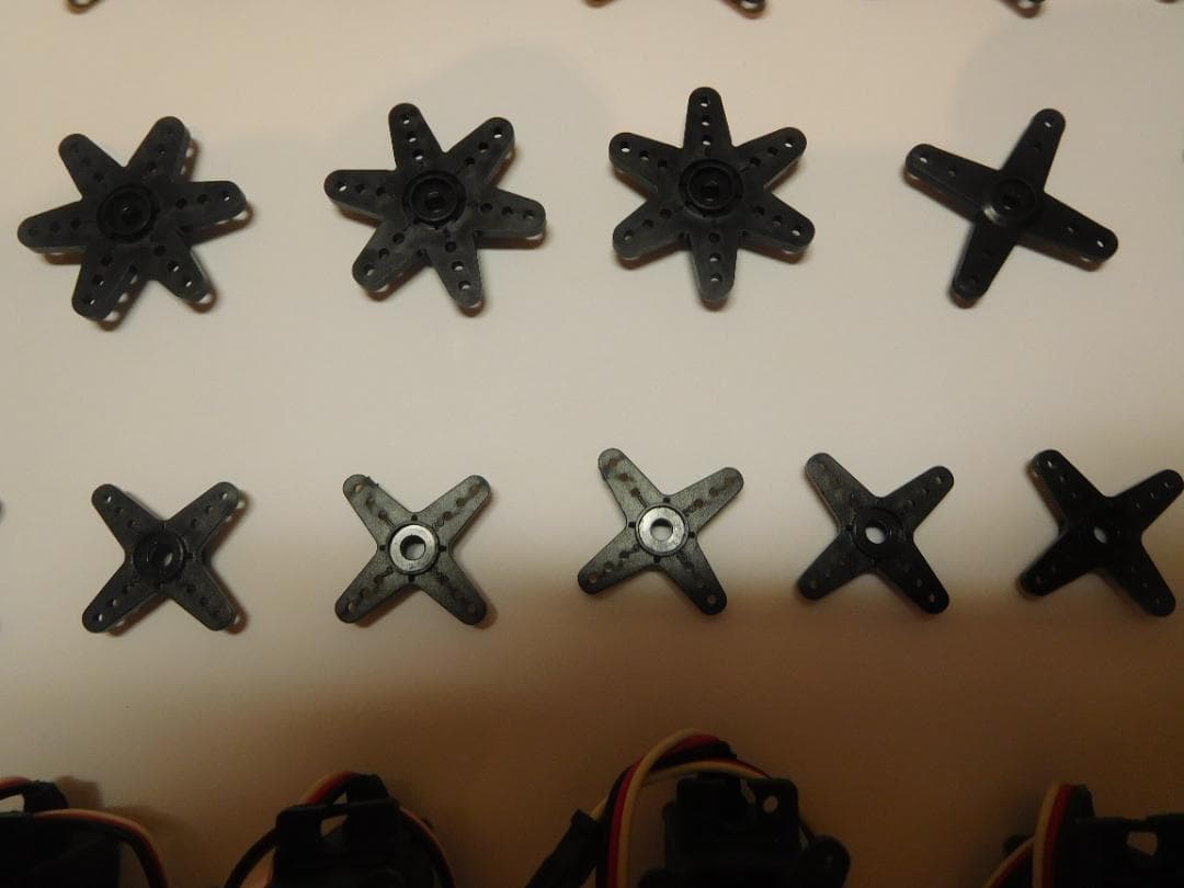 フタバ　 S3101 マイクロサーボ15個とその他まとめ売り