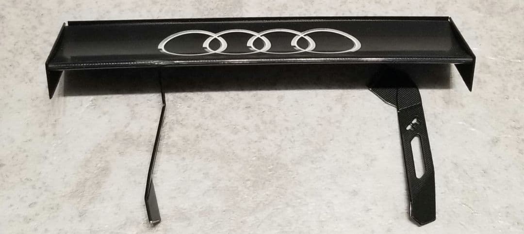 【激レア】1/18 スパーク　ディーラー特注　AUDI TTRS 2011