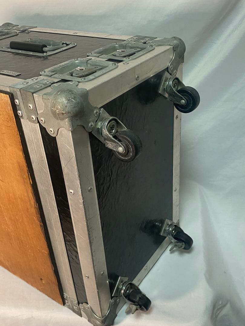 2786❣️ ARMOR ( アルモア ) 7Uラックケース　キャスター付き