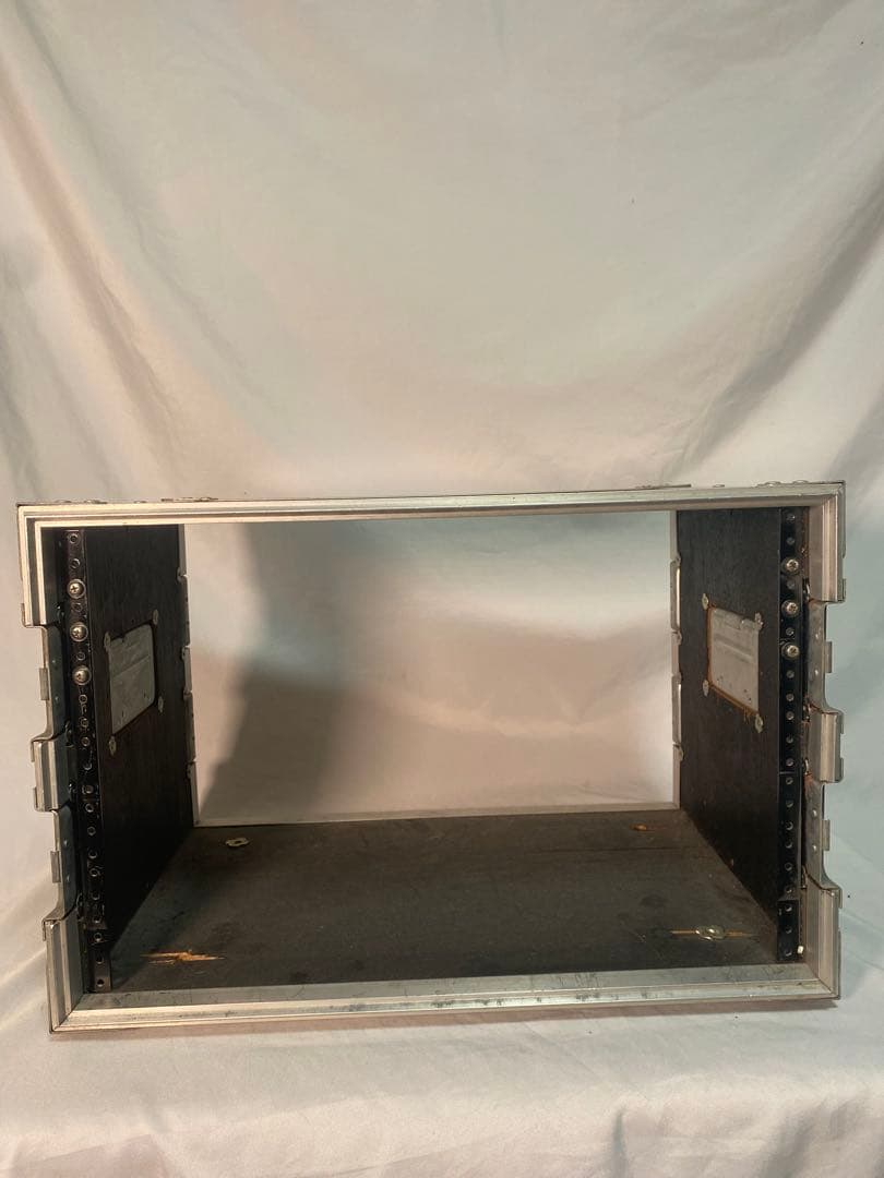 2786❣️ ARMOR ( アルモア ) 7Uラックケース　キャスター付き