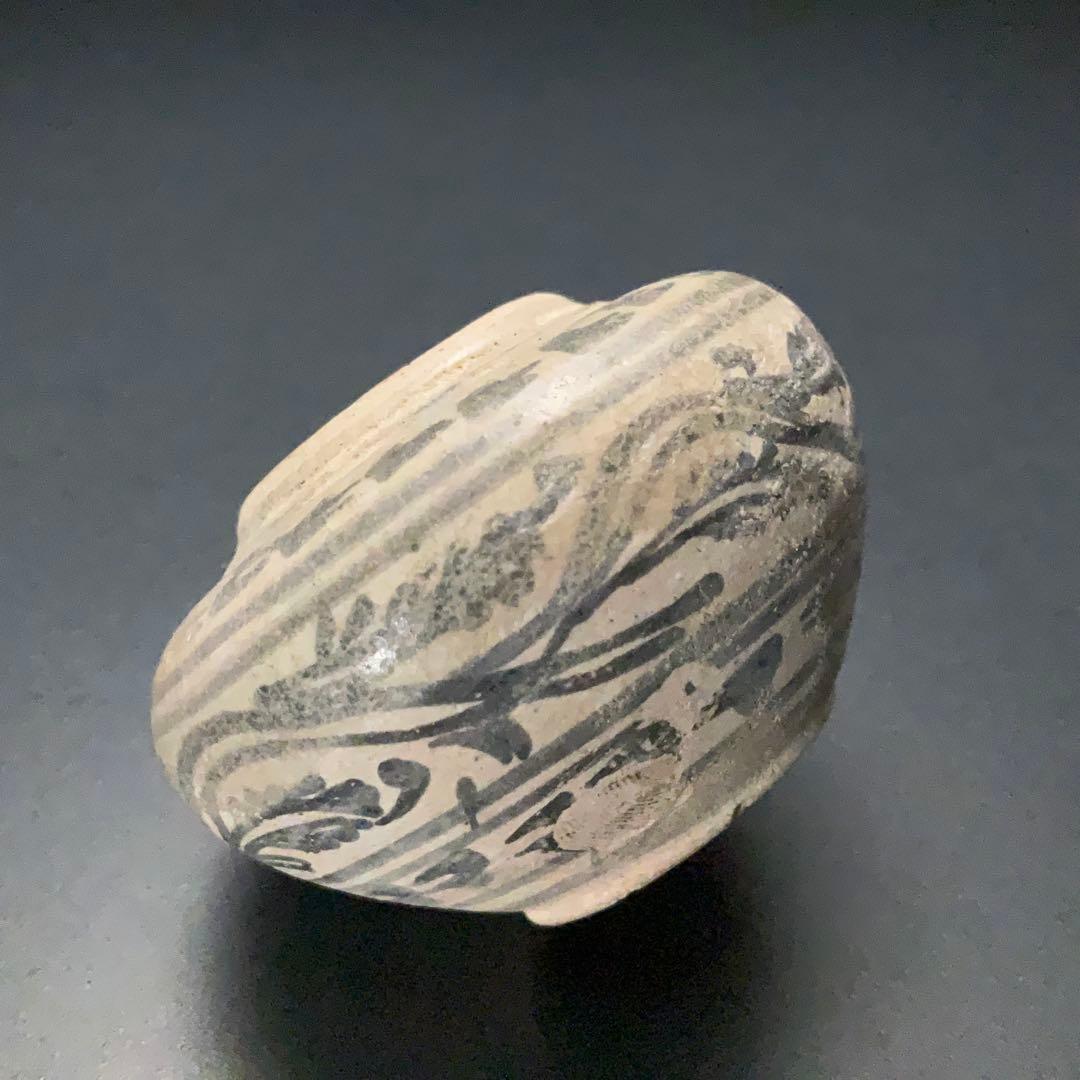 鉄絵蓋つき小壺　タイ　スンコロク　骨董　R1398ダM