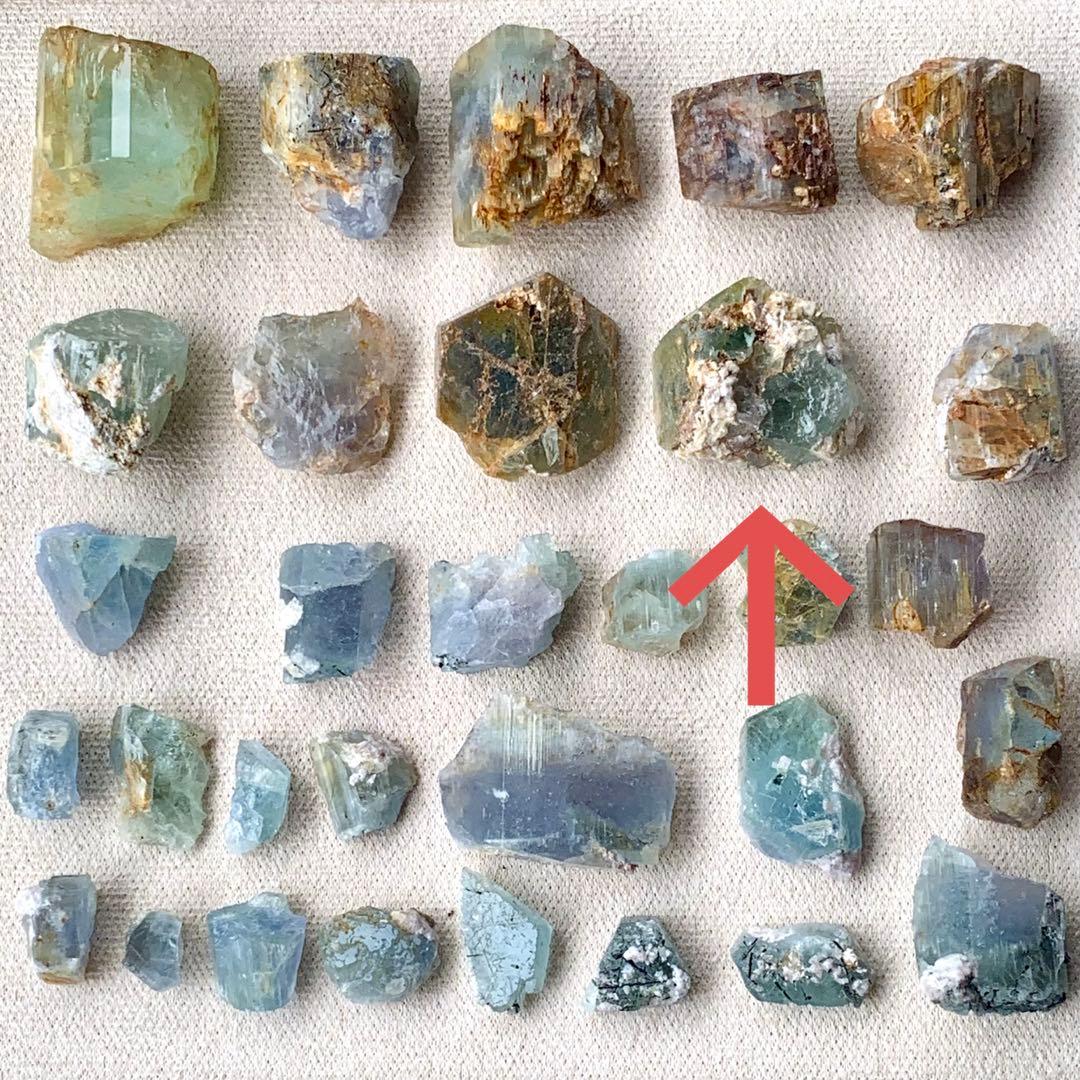 バイカラーベリル原石6/六角形グリーン多め