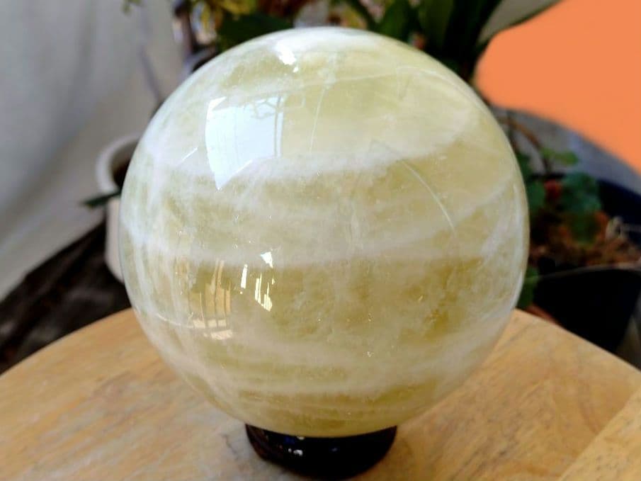 【割引特価】シトリンクォーツ 黄水晶 丸玉 スフィア 2.5Kg 木製台座付き！
