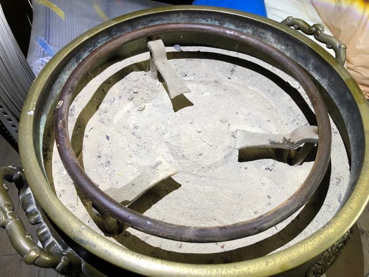 火鉢 ひばち 五徳付き 骨董 アンティーク 大正時代か昭和初期の物です