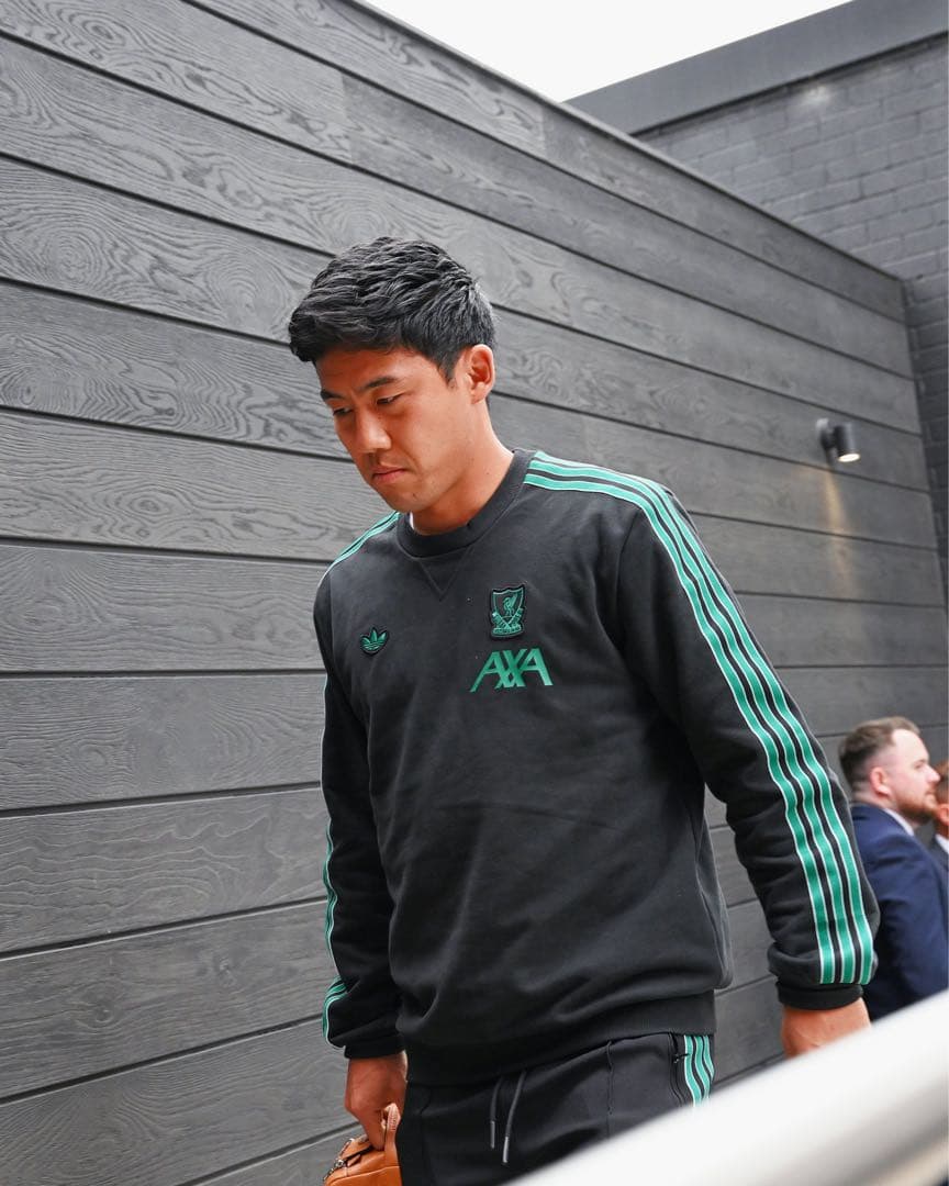 リバプール adidasoriginals スウェットシャツ 25/26