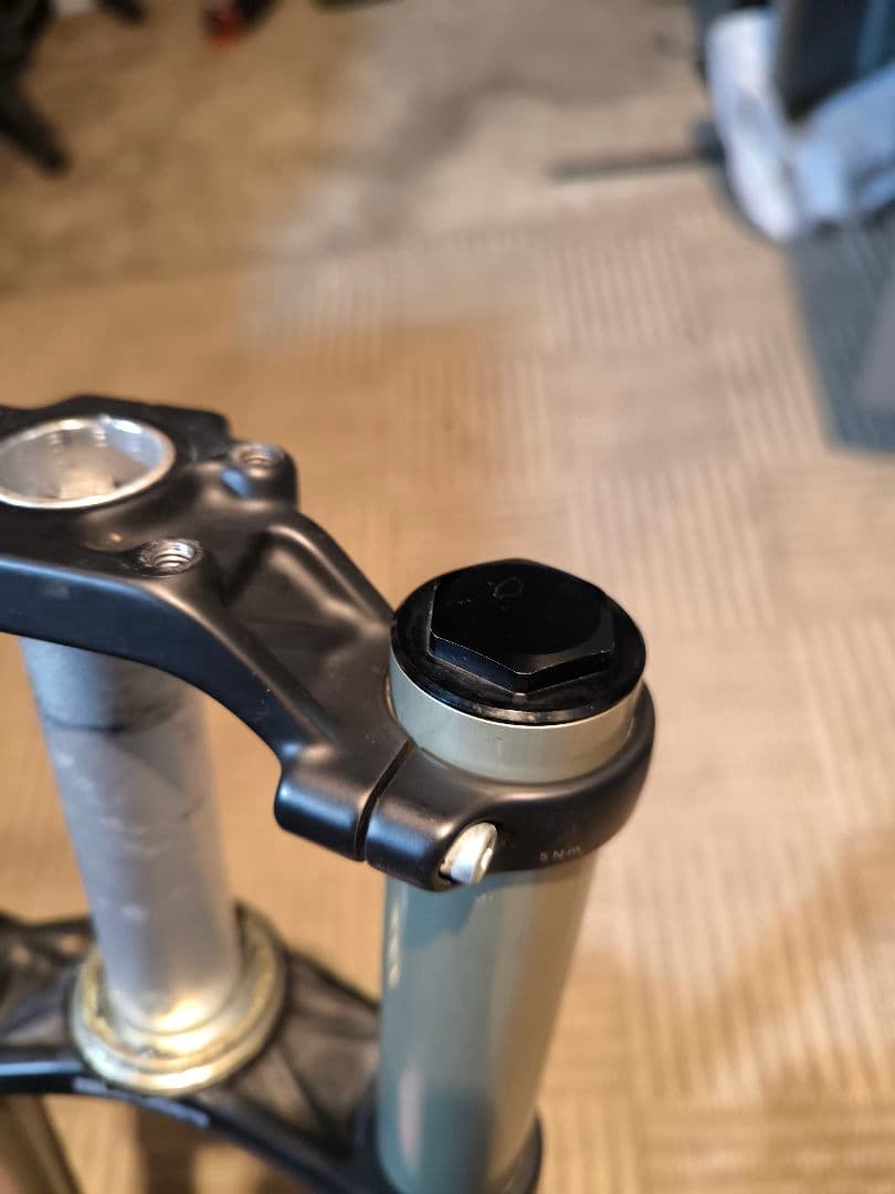 ROCKSHOX Boxxerサスペンションフォーク 26インチ