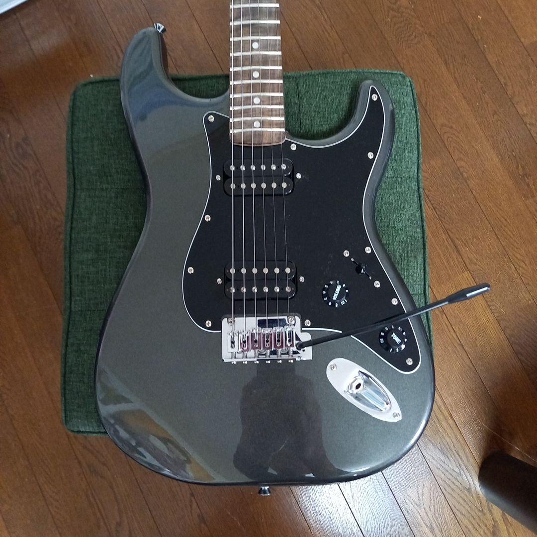 『希少・美品』SQUIER by FENDER STRATOCASTER