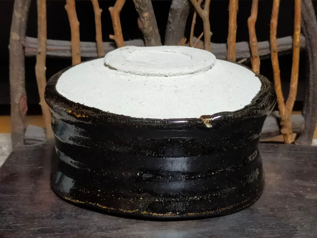 ♥織部黒　茶碗　在銘　桐箱　仕覆付き　骨董　織部　瀬戸黒　引出黒　唐九郎