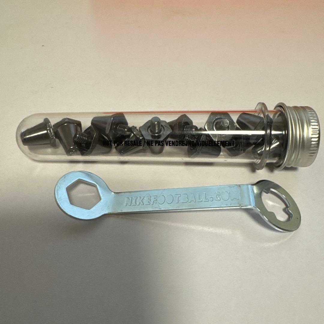 ナイキティエンポ　レジェンドIV 新品　24㎝